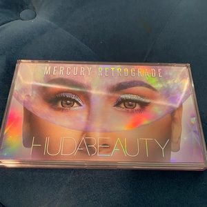 Huda Beauty Eyeshadow Pallete